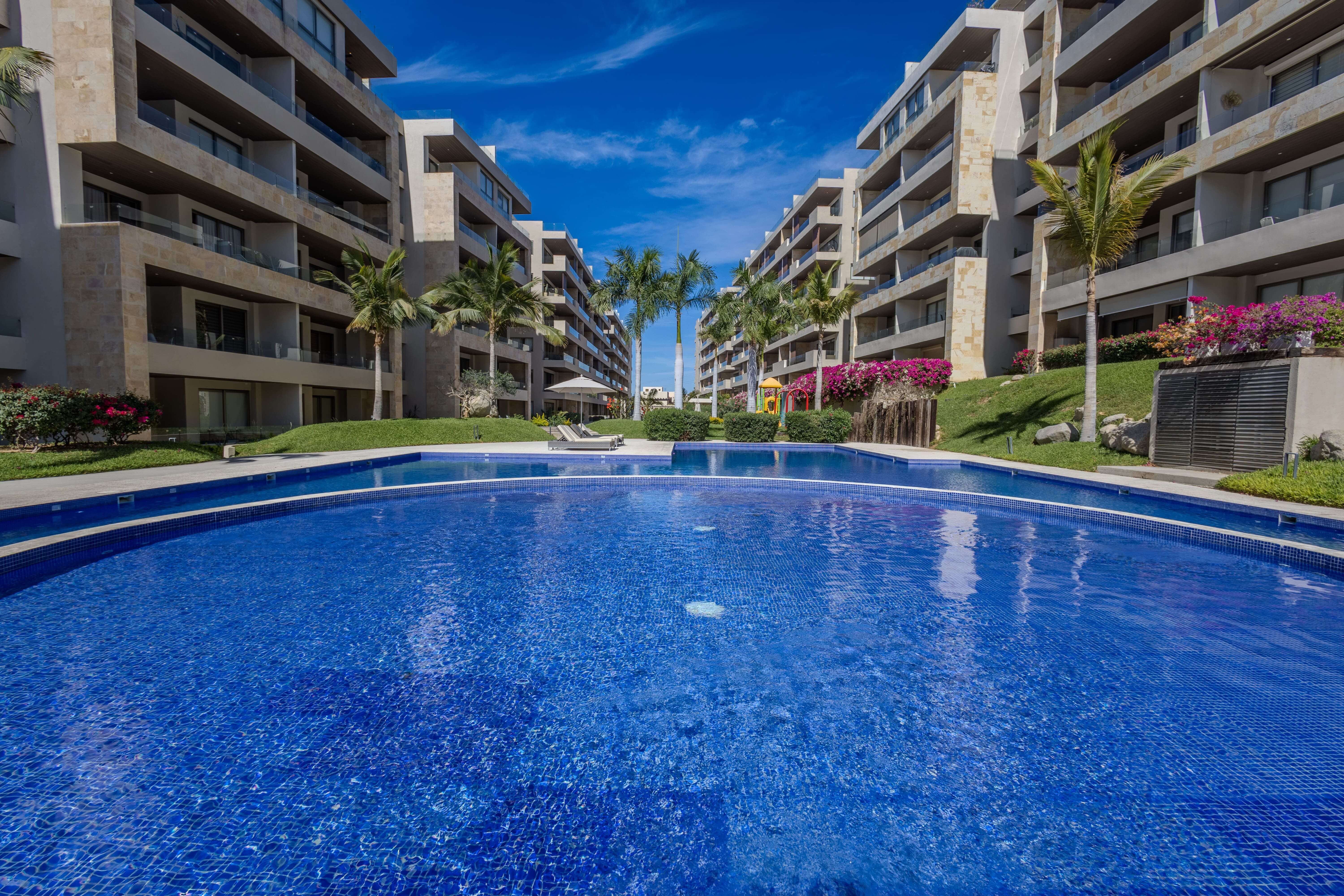 Impresionante alojamiento de lujo de 2 habitaciones, a 5 minutos de Cabo, con varias piscinas.