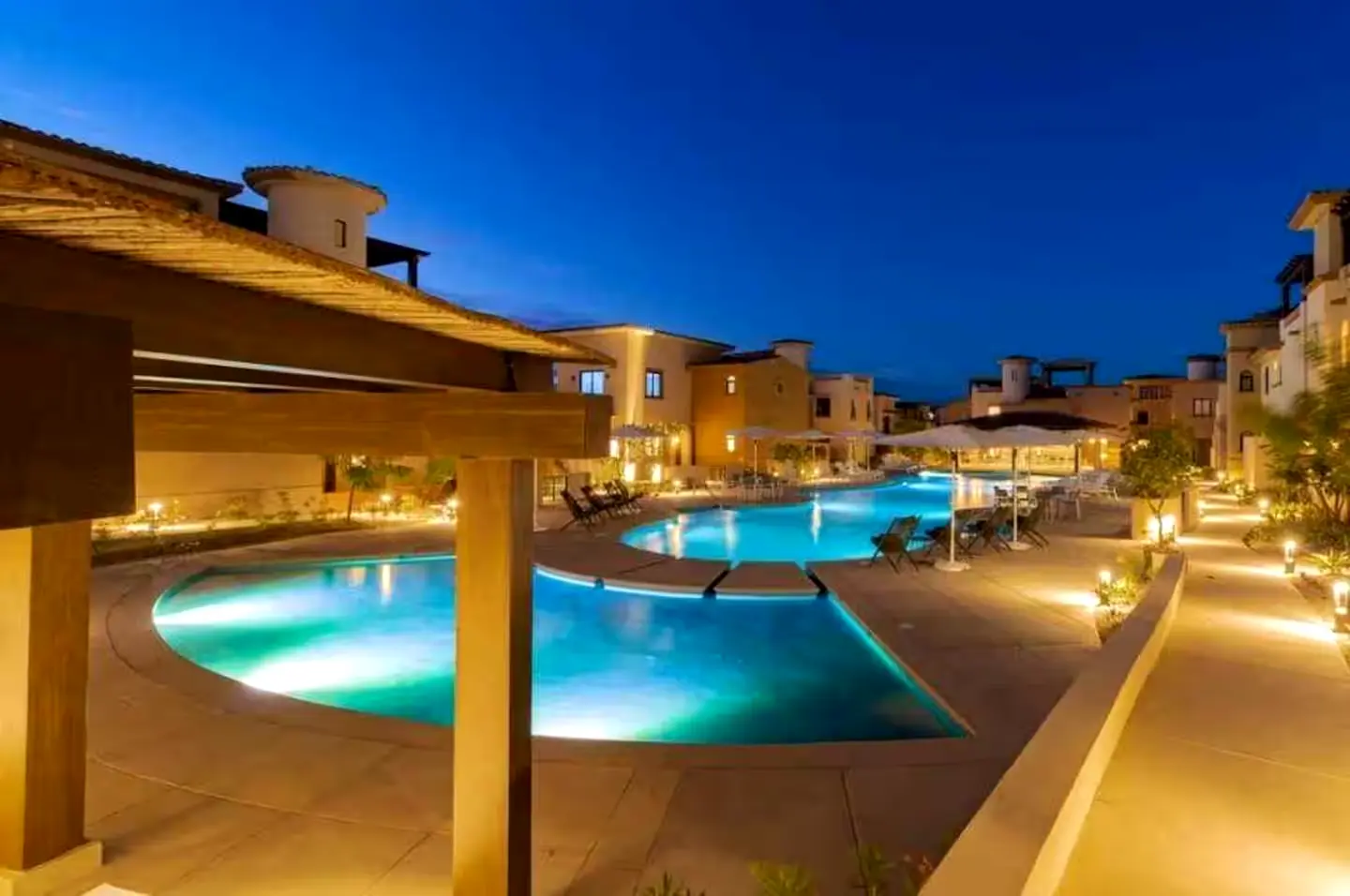 Elegante alojamiento de 1 hab con acceso a la playa, piscina y jacuzzi.