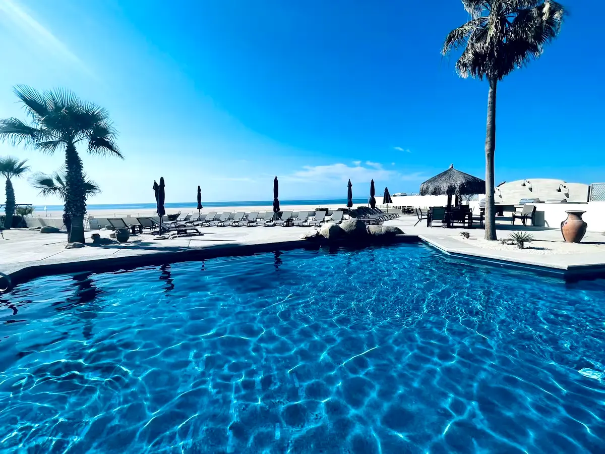 Alojamiento de 1 hab con acceso a la playa, piscina y cancha de tenis.