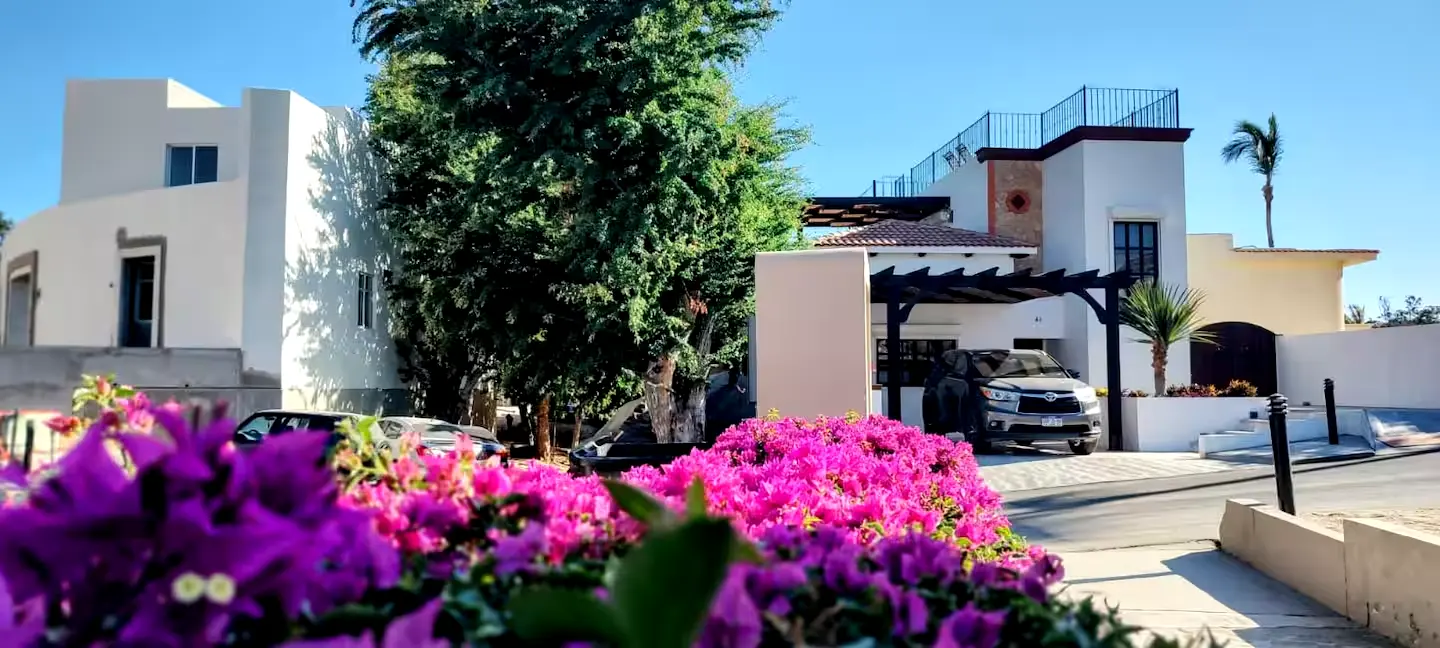Alojamiento 2 hab con acceso a playa privada, piscina, jacuzzi, gimnasio