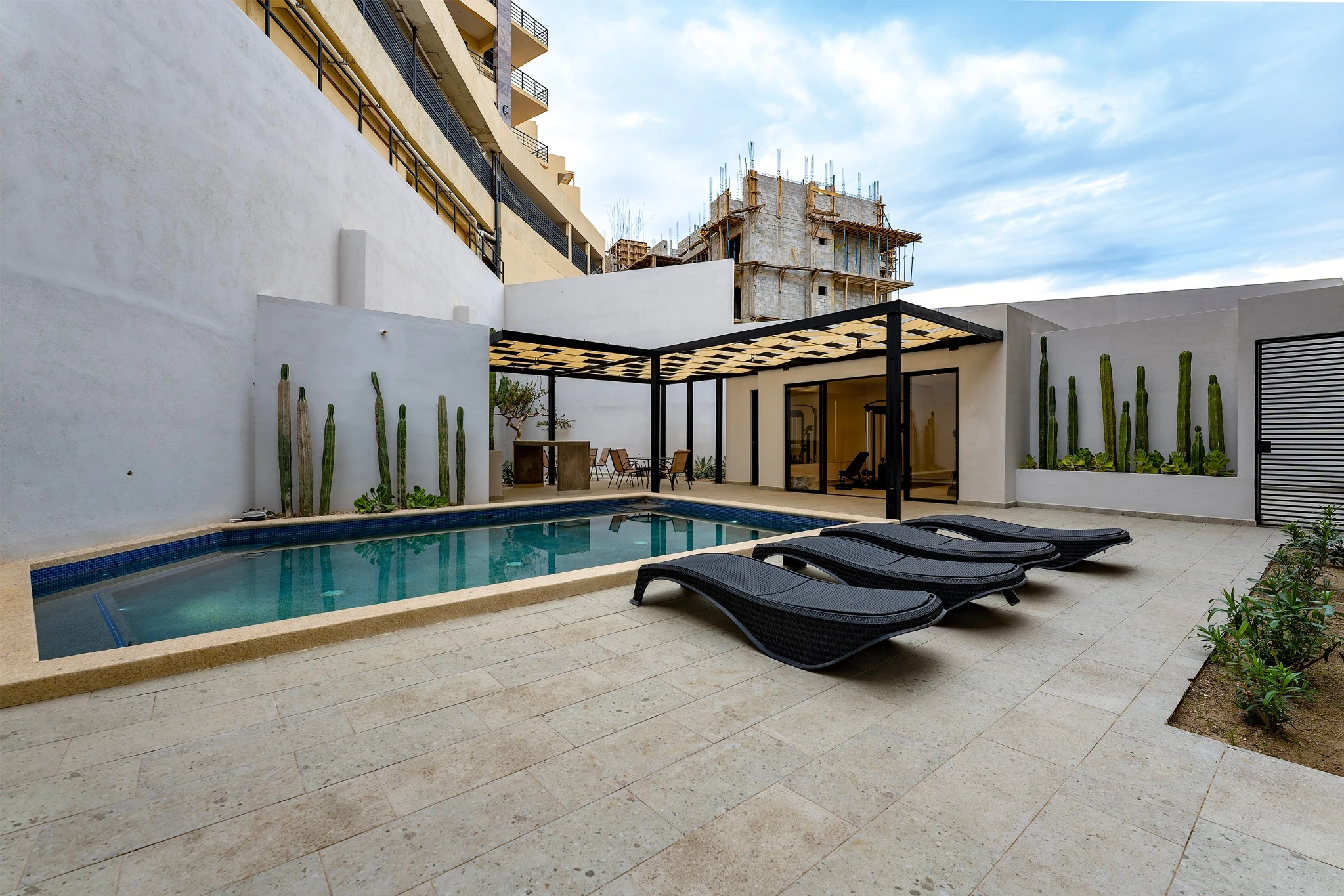 Hermoso apartamento de 2 habitaciones con piscina en el centro de Cabo