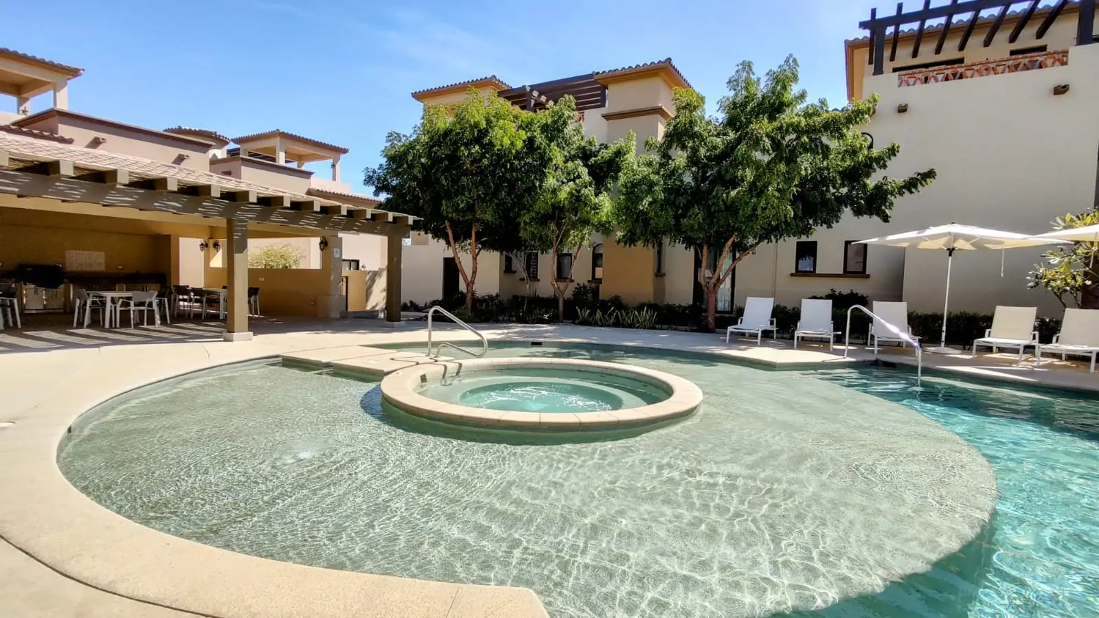 Impresionante casa de 2 habitaciones con vista al mar, piscina y jacuzzi a 8 minutos de Cabo