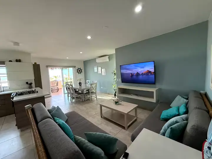 Villa con espacios amplios 4 hab y piscina privada.