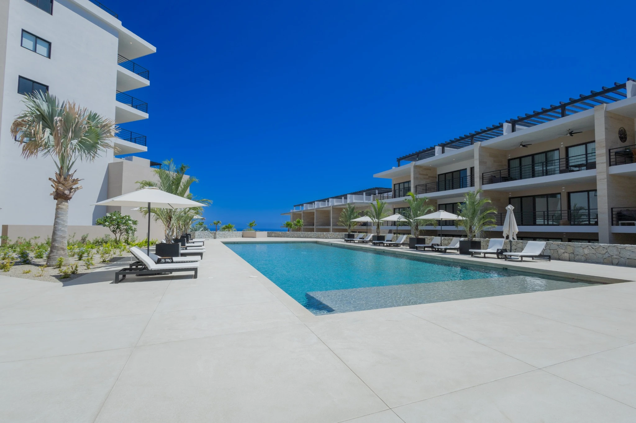 Hermoso ático de 2 habitaciones con vista al mar a 6 minutos del centro