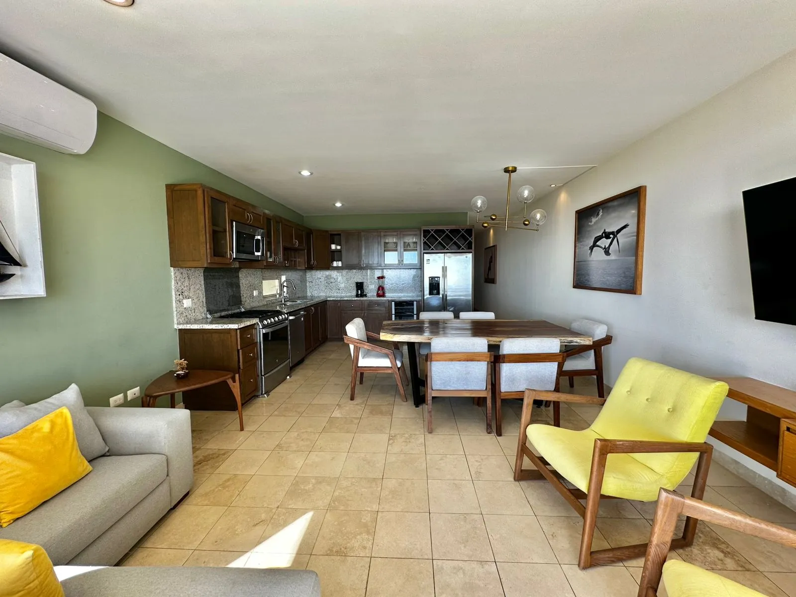 Hermoso condominio de 3 habitaciones a 8 minutos de Cabo, piscina, tenis y vista a la bahía